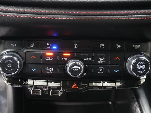 Used 2024 Dodge Durango GT AWD/4WD image 28