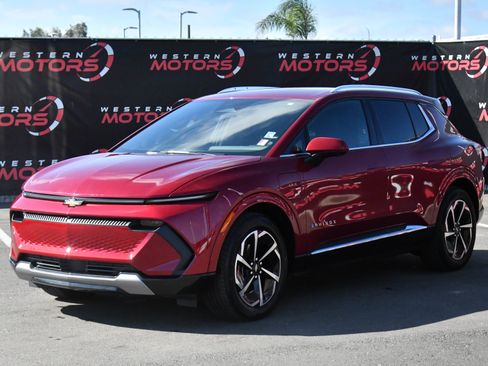 Used 2024 Chevrolet Equinox EV LT w/ LPO, Trailering Package image 3