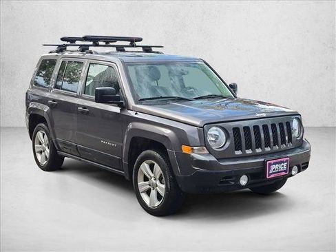 Used 2015 Jeep Patriot Latitude AWD/4WD image 3