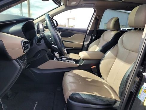 Used 2019 Hyundai Santa Fe Limited image 9