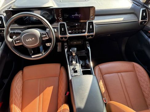 Used 2023 Kia Sorento SX Prestige image 19