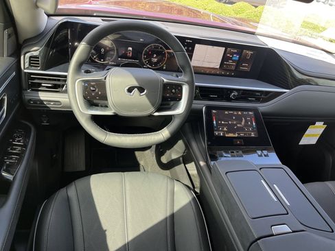 Used 2025 INFINITI QX80 Sensory w/ Exterior Package image 7