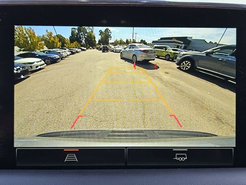 Used 2024 GMC Yukon XL SLT image 29