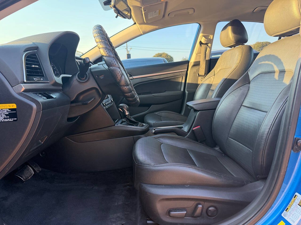 Used 2017 Hyundai Elantra Limited FWD image 14