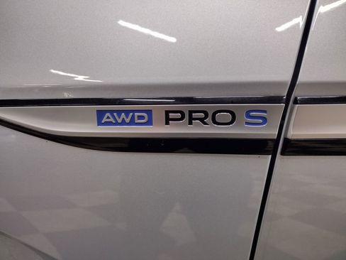 Used 2021 Volkswagen ID.4 Pro S w/ Gradient Package image 9