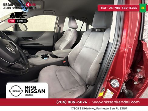 Used 2022 Toyota Venza LE image 15