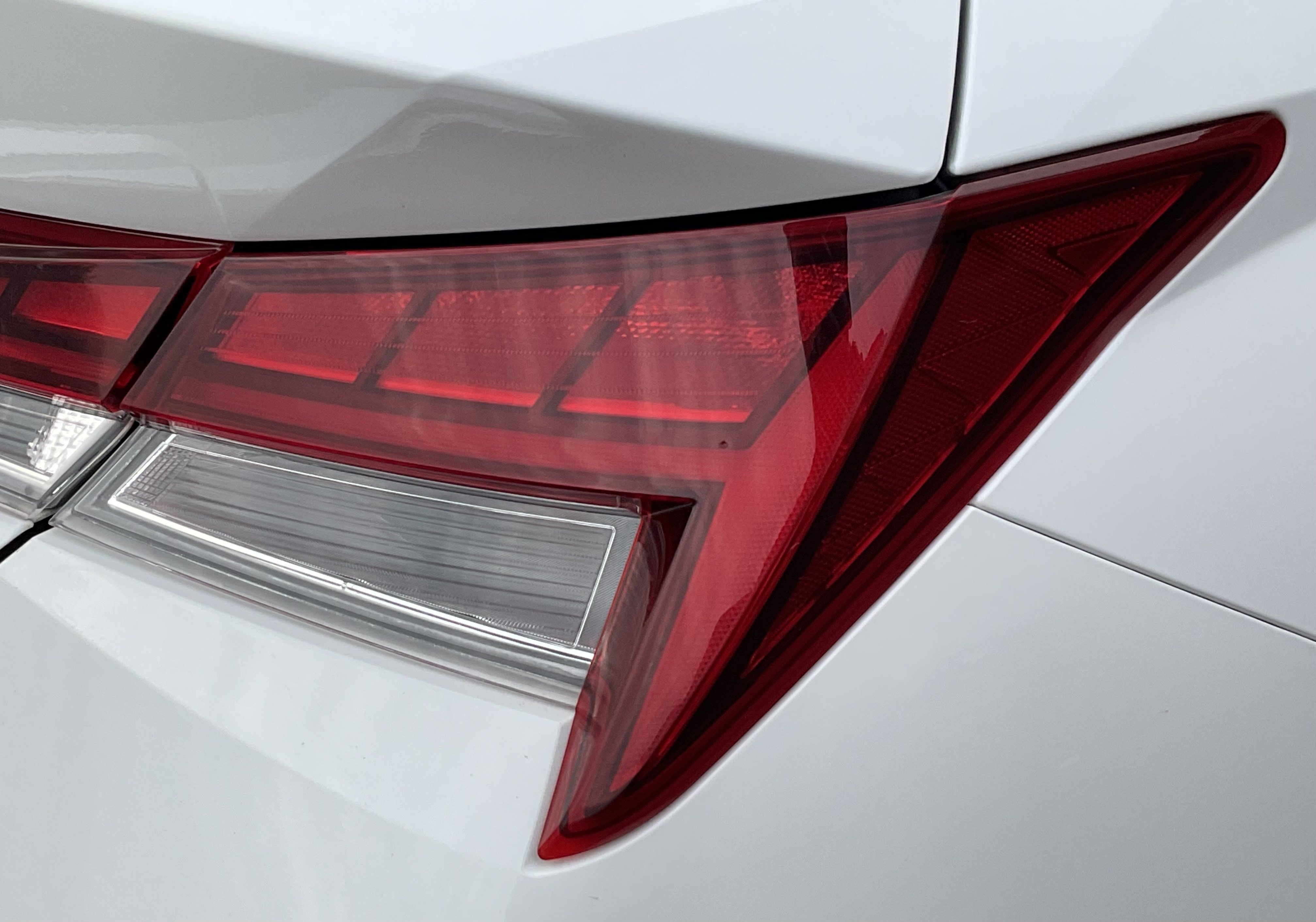Used 2025 Hyundai Elantra SEL FWD image 9