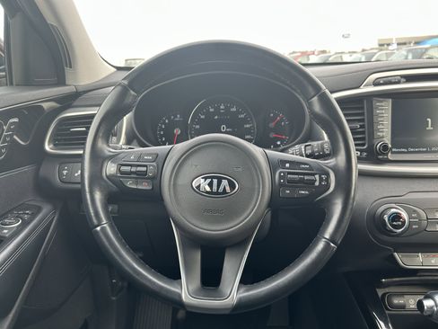 Used 2016 Kia Sorento SX image 10