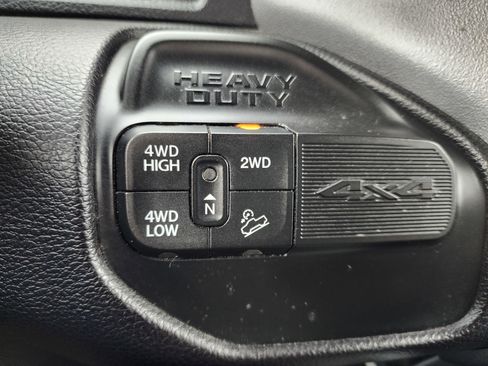 Used 2024 RAM 2500 Big Horn w/ Off Road Package AWD/4WD image 25