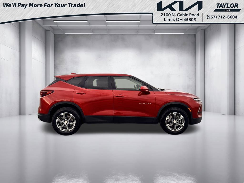 Used 2025 Chevrolet Blazer LT FWD image 16