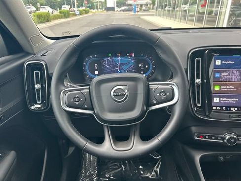 Certified 2025 Volvo XC40 B5 Plus AWD/4WD image 20