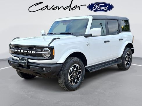 New 2026 Ford Bronco Outer Banks image 8