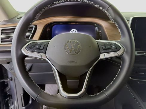 Used 2024 Volkswagen Atlas SE image 12