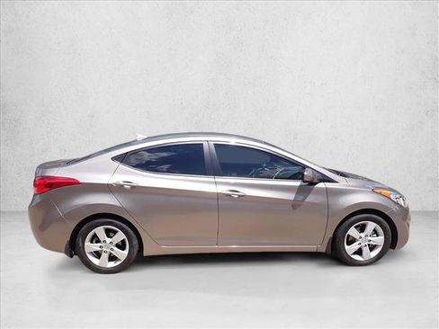 Used 2013 Hyundai Elantra GLS FWD image 5