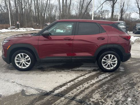 Used 2025 Chevrolet TrailBlazer LS w/ LS Convenience Package image 2