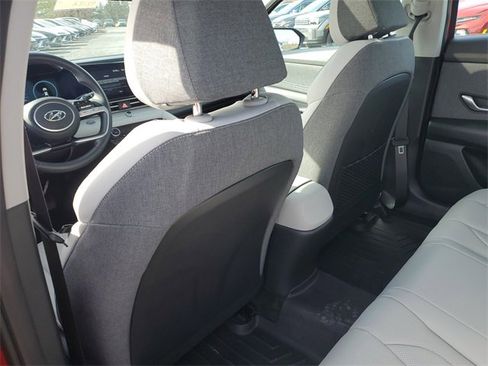Used 2023 Hyundai Elantra Limited image 16