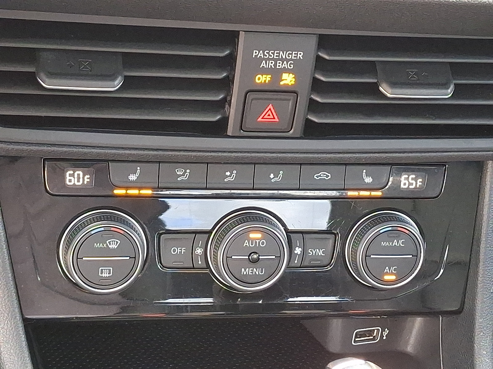 Used 2019 Volkswagen Jetta SE FWD image 16