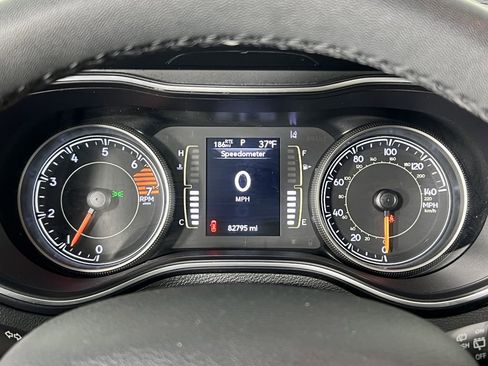 Used 2021 Jeep Cherokee Latitude Plus image 8