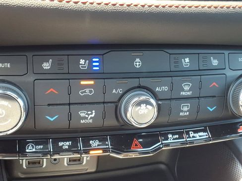 Used 2024 Dodge Durango GT AWD/4WD image 18
