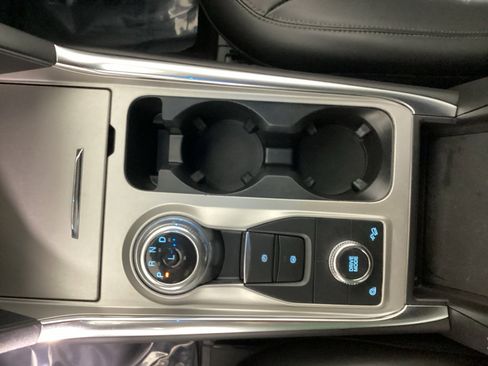 Used 2023 Ford Explorer XLT w/ Equipment Group 202A AWD/4WD image 29