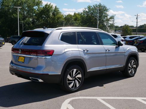 New 2026 Volkswagen Atlas SEL image 2