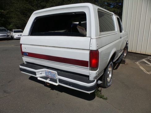 Used 1990 Ford Bronco image 2