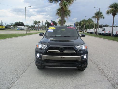 Used 2019 Toyota 4Runner Limited AWD/4WD image 2