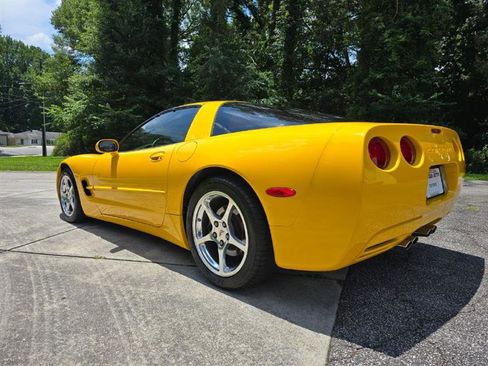 Used 2000 Chevrolet Corvette Coupe w/ Memory Pkg image 38