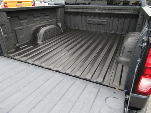 Used 2020 GMC Sierra 1500 SLE w/ SLE Value Package image 28