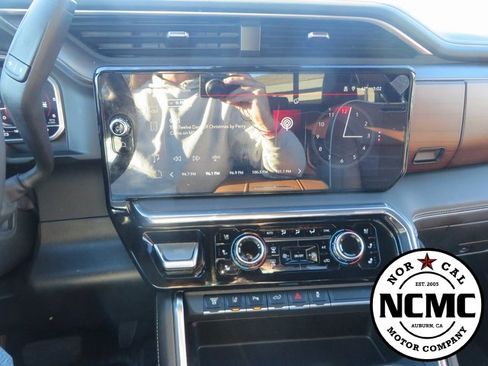 Used 2024 GMC Sierra 3500 Denali Ultimate image 39