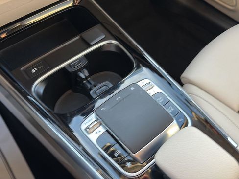 Used 2020 Mercedes-Benz GLB 250 4MATIC image 22