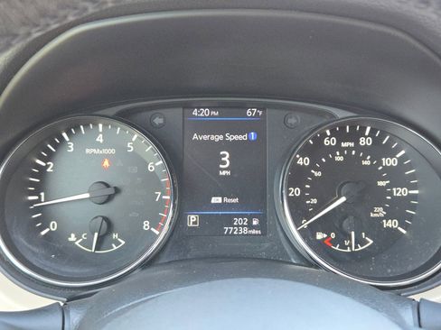 Used 2019 Nissan Rogue SV w/ Premium Package image 22