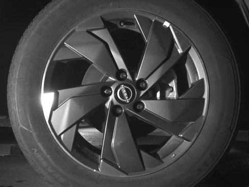 Used 2025 Nissan Rogue SV image 13