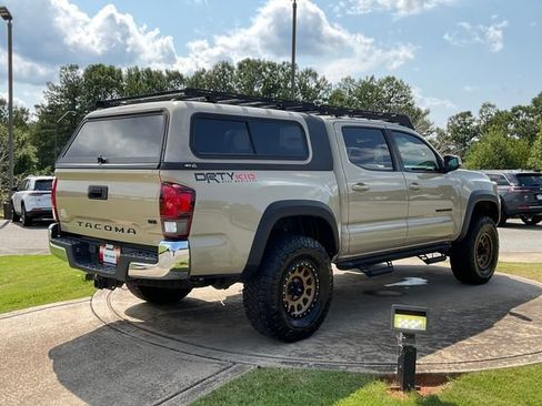 Used 2019 Toyota Tacoma TRD Off-Road AWD/4WD image 7