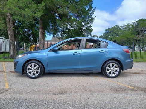 Used 2011 MAZDA MAZDA3 i Touring FWD image 4