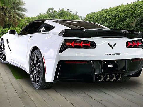 Used 2015 Chevrolet Corvette Stingray Coupe w/ 2LT Preferred Equipment Group RWD image 10