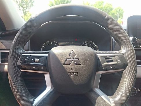Used 2022 Mitsubishi Outlander ES AWD/4WD image 18