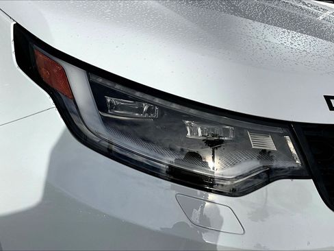 Used 2023 Land Rover Discovery S R-Dynamic image 28