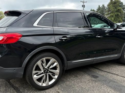 Used 2017 Lincoln MKX Reserve AWD/4WD image 10