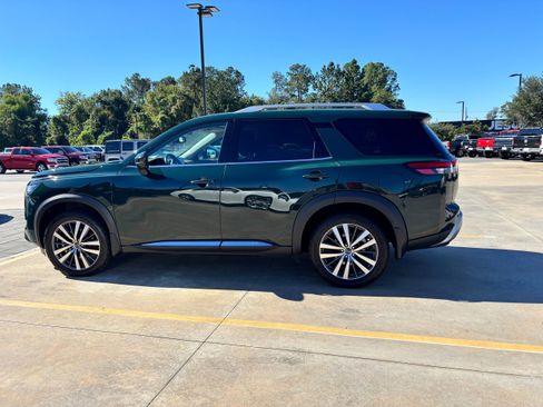 Used 2022 Nissan Pathfinder Platinum image 8