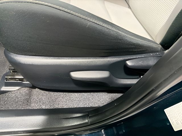 Used 2017 Toyota RAV4 XLE FWD image 12