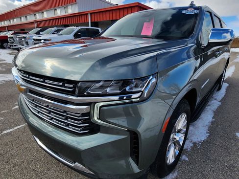 Used 2023 Chevrolet Suburban Premier image 13