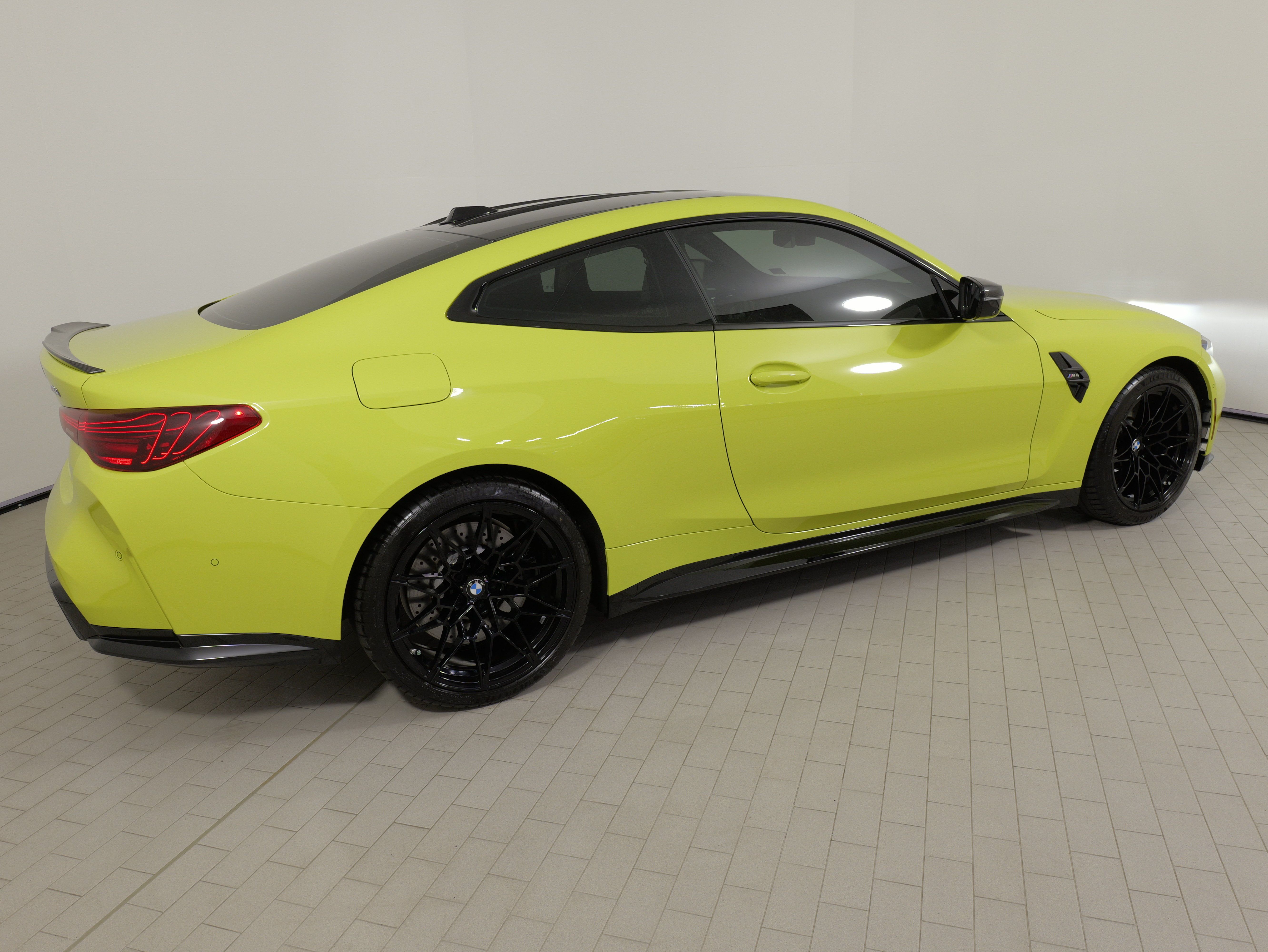 Used 2025 BMW M4 Coupe w/ M Carbon Exterior Package RWD image 14