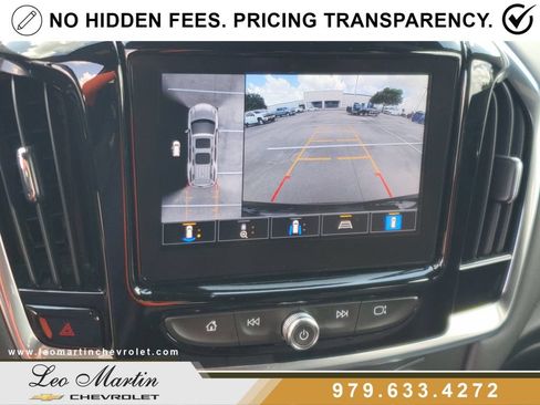 Used 2023 Chevrolet Traverse RS FWD image 25