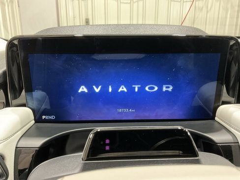 Used 2025 Lincoln Aviator 2WD w/ Jet Appearance Package image 17