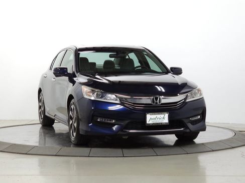 Used 2016 Honda Accord EX image 1