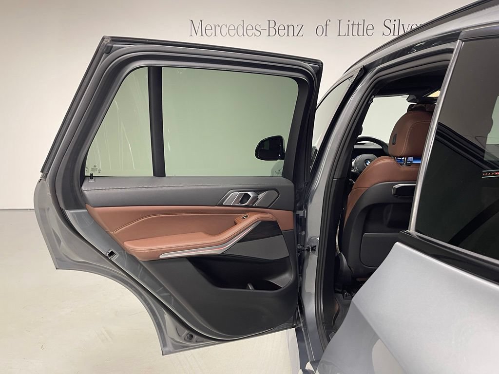 Used 2024 BMW X5 xDrive40i w/ M Sport Package AWD/4WD image 23