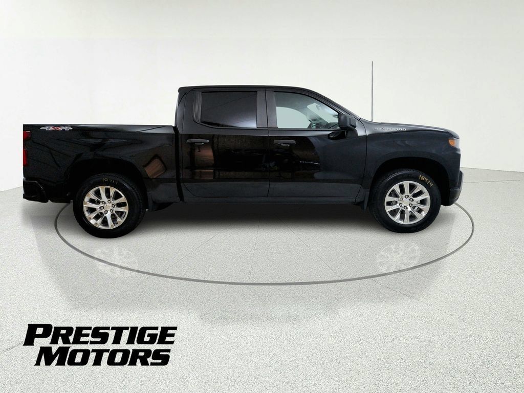 Used 2019 Chevrolet Silverado 1500 Custom w/ Custom Value Package AWD/4WD image 7