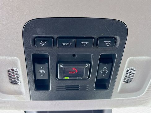 Used 2022 Toyota Camry XSE image 14