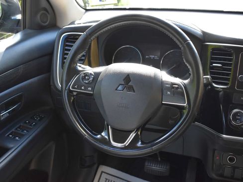 Used 2017 Mitsubishi Outlander SE AWD/4WD image 17